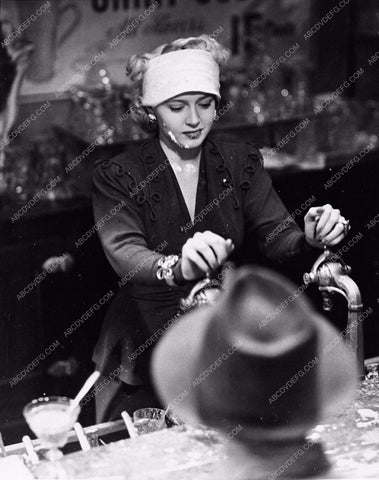 candid Lana Turner as soda jerk behind the scenes MGM 765-06