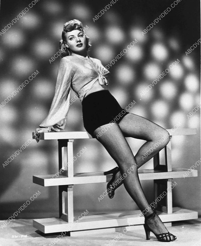 shelley winters pin up