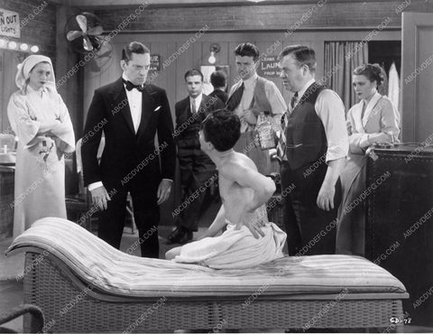 Dick Powell and cast Gold Diggers of Paris 781-09