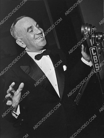 Al Jolson does CBS radio broadcast 791-24