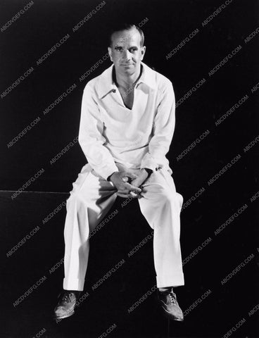 Al Jolson cool seated portrait 807-08