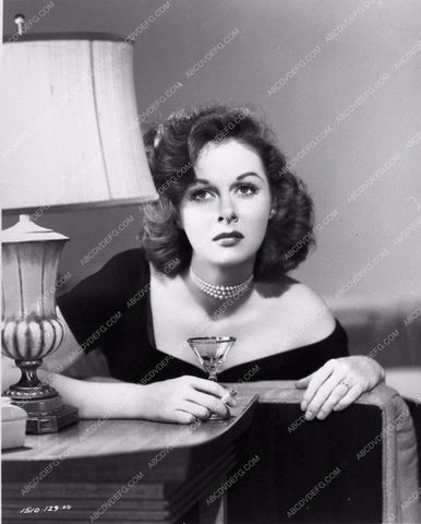 Susan Hayward sexy photo with drink and cigarette 835-13