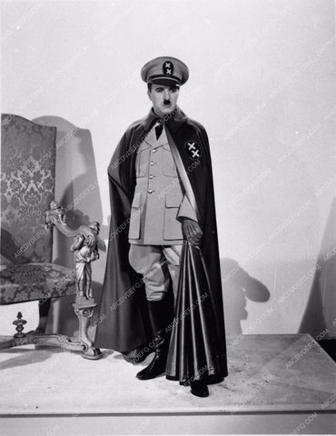 Charlie Chaplin The Great Dictator 836-23