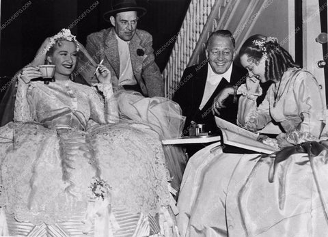 candid photo Bette Davis Miriam Hopkins Jack Sullivan behind scenes Old Maid 842-34