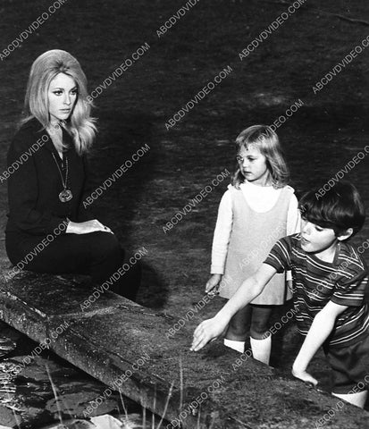 Sharon Tate and the kids film Eye of the Devil 848-33