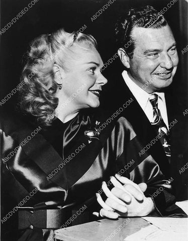 great candid Alice Faye Phil Harris 877-16