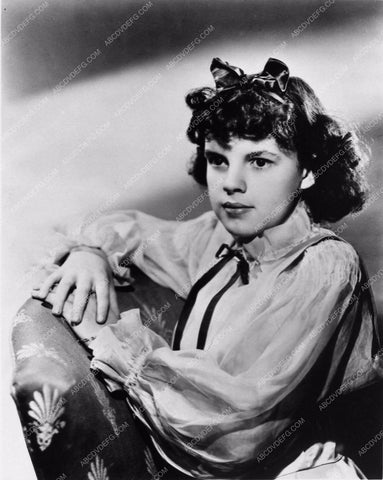 young Judy Garland portrait 884-05