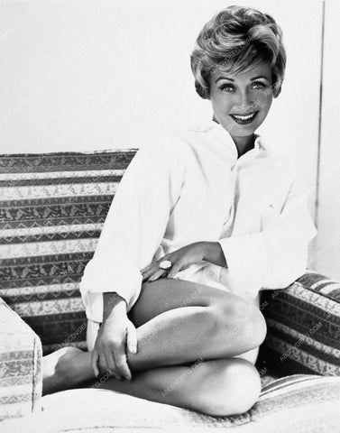 sexy Jane Powell seated at home pic 884-12