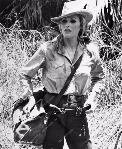 Ursula Andress in safari gear adventure film The Southern Star 895-08