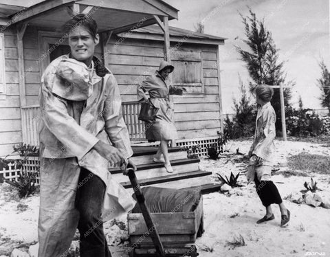 Chuck Connors film scene 943-17