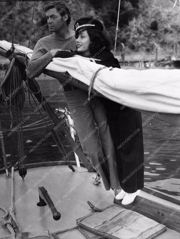 candid Lupe Velez Johnny Weissmuller out boating 943-26