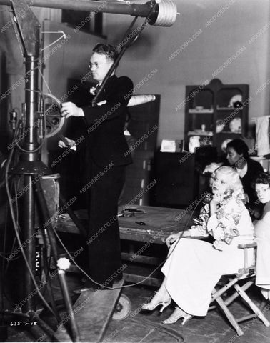 candid Jean Harlow on the telephone between takes 962-11