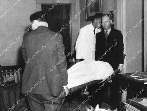 news crime photo coroner removes Lou Tellegen from home after suicide 970-09