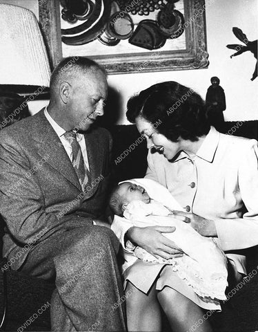 John Farrow Maureen O'Sullivan w daughter Prudence Ann 988-28