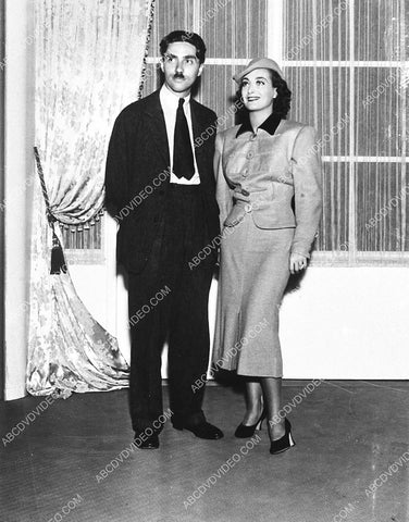 candid Joan Crawford on set film Love on the Run 1026-38