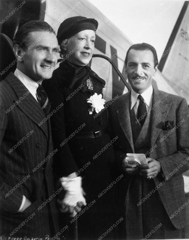 candid Clifton Webb and wife? At airport 10265-16