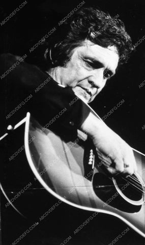 Johnny Cash and his guitar 10323-01