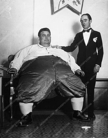 news photo circus fat man 10346-29