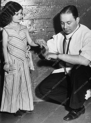 news photo circus midget 10346-35