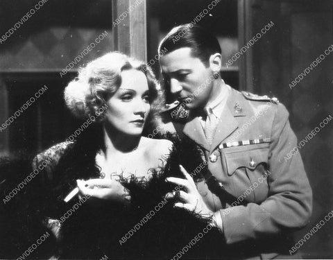 Marlene Dietrich Clive Brook film Shanghai Express 1036-01
