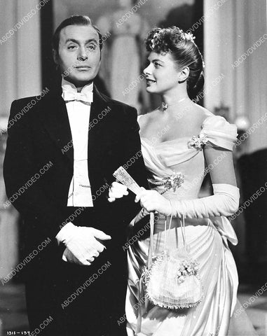Charles Boyer Ingrid Bergman film Gaslight 1036-02