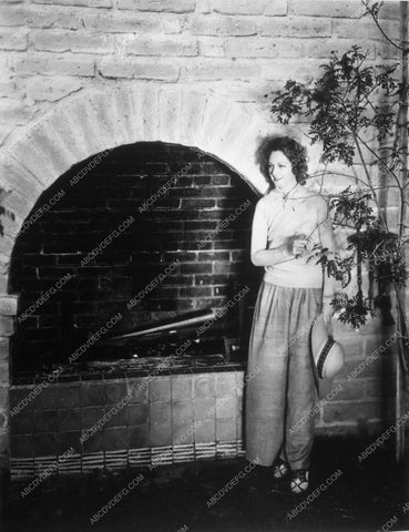 candid Hollywood Eleanor Boardman at home 10407-17