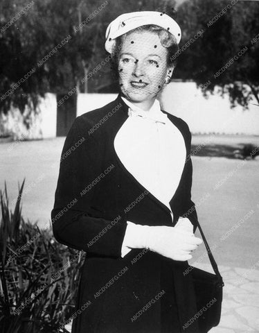 candid Hollywood Eleanor Boardman at home 10407-22