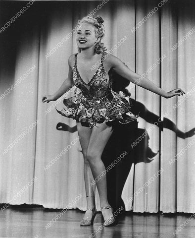 beautiful Betty Grable taking a bow 1076-19