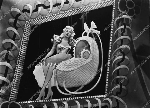 Betty Grable film Diamond Horseshoe 1076-36