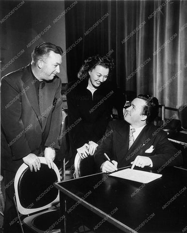 candid Ginny Simms Michael Dowd Armand Schaefer behind scenes 10770-18