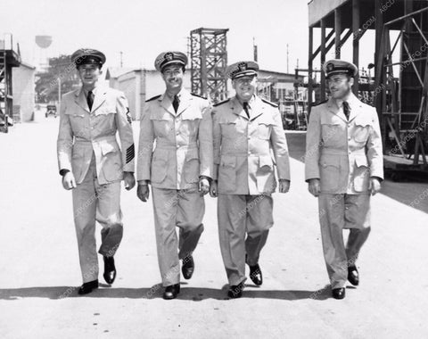 candid photo Walter Brennan Robert Taylor Charles Laughton Brian Donlevy MGM 1098-20