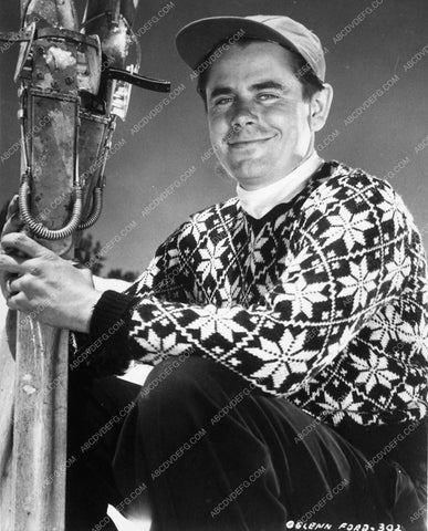 candid Glenn Ford on skiing trip 10986-28