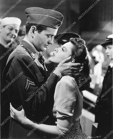 Robert Walker Judy Garland film The Clock 1141-03