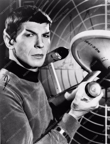great Leonard Nimoy with scale model of NCC-1701 Enterprise 1180-24