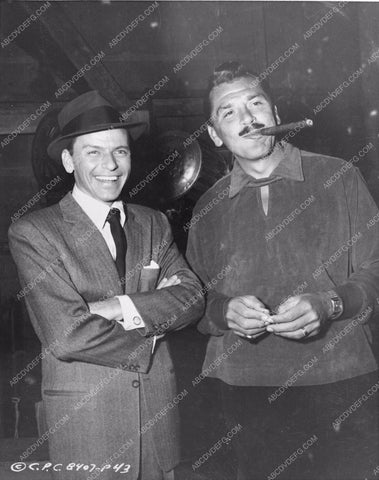 candid Frank Sinatra Ernie Kovacs behind the scenes From Here Eternity 1189-26