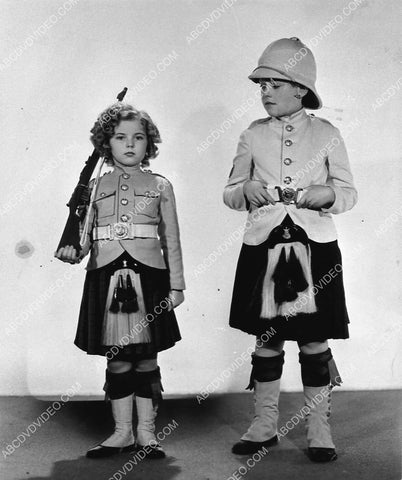 Shirley Temple Douglas Scott film Wee Willie Winkie 1206-17
