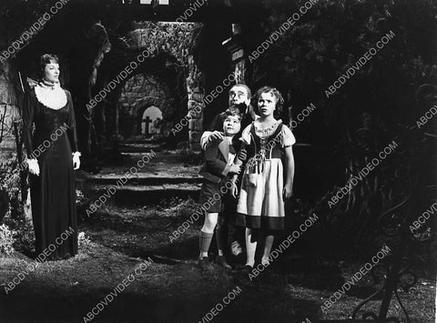 Gale Sondergaard Johnny Russell Eddie Collins Shirley Temple film The Blue Bird 1206-31