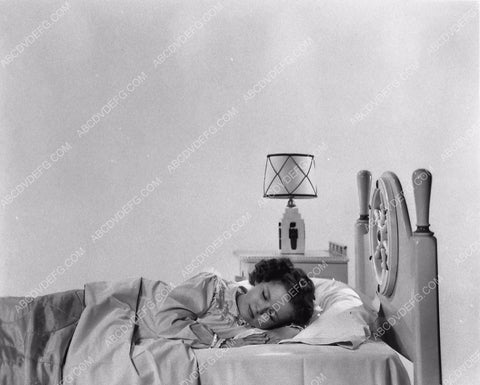 Shirley Temple enjoying sweet dreams 1208-11