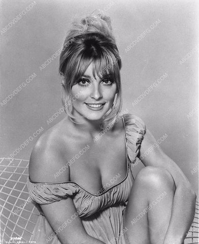always gorgeous Sharon Tate 1209-31