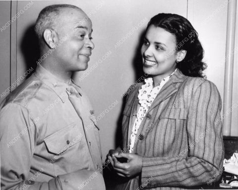 candid Lena Horne and I don't know who 1226-04