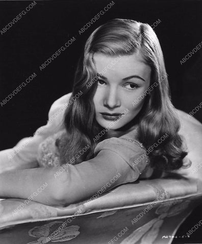 beautiful Veronica Lake portrait 1248-35
