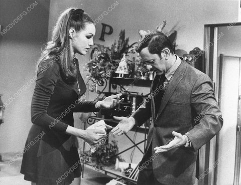 Julie Newmar Tony Randall TV Love American Style 12737-18