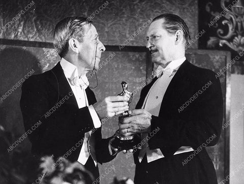 Academy Awards George Arliss Lionel Barrymore on stage w Oscar statue 1287-29