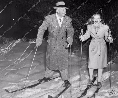 candid Veronica Lake William Boyd on snow skies 1294-14