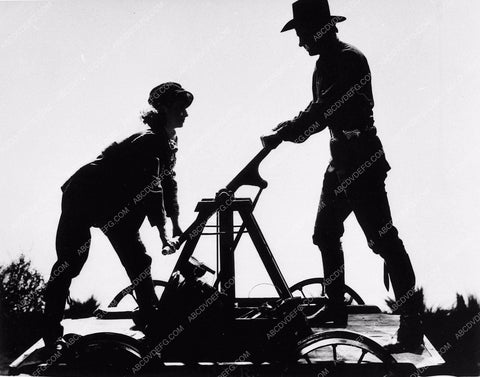 silhouette of Barbara Stanwyck Joel McCrea western Union Pacific 1294-29