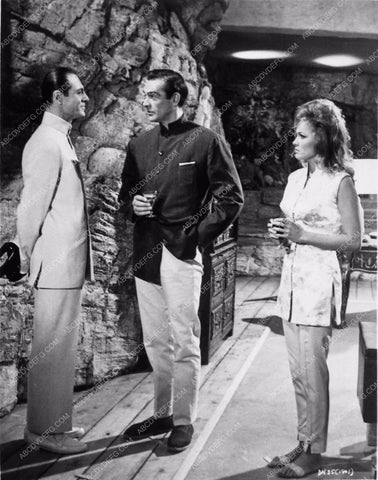 Sean Connery Ursula Andres and babes James Bond film Dr. No 1318-16