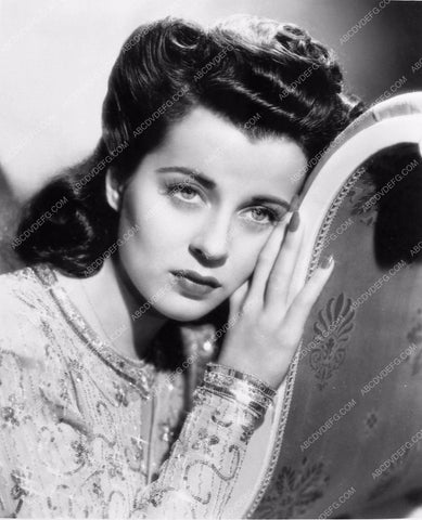 Gail Russell glamour portrait 1318-25