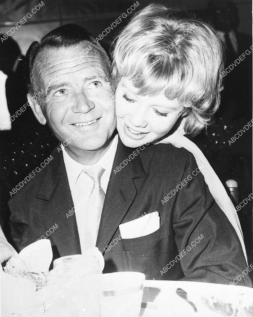 Candid Hayley Mills And Dad John Mills At A Dinner 1337 03 Abcdvdvideo