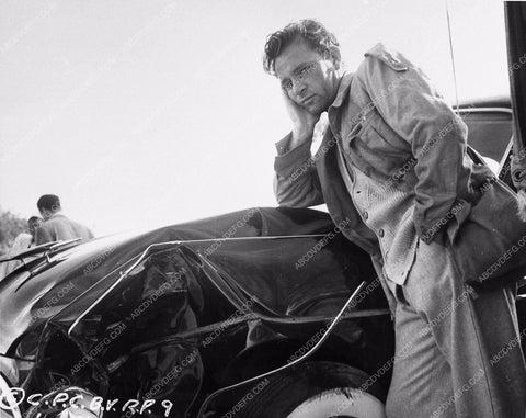 candid Hollywood Richard Burton after he smashed his car, oops 1358-06