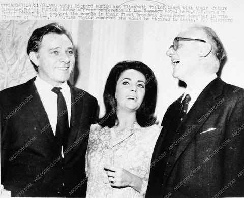 news photo Elizabeth Taylor Richard Burton director Philip Burton 1358-18